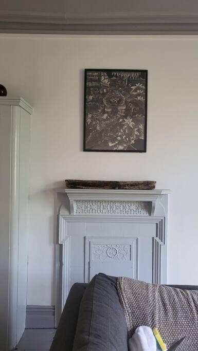 Big Comfy Studio In With Free Onsite Parking 5 Mins From - 10 Mins From * Brighton